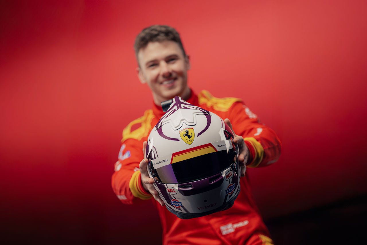 フェラーリ、ル・マン王者フィル・ハンソンをワークスドライバーに任命。2025年の活躍を評価