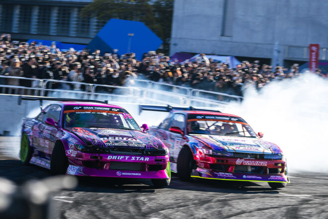 D1GPが東京オートサロン2026で駆け巡る。屋外デモランには俳優のサン・カンがサプライズ登場！