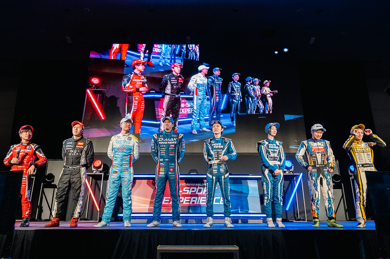 D1GPが東京オートサロン2026で駆け巡る。屋外デモランには俳優のサン・カンがサプライズ登場！