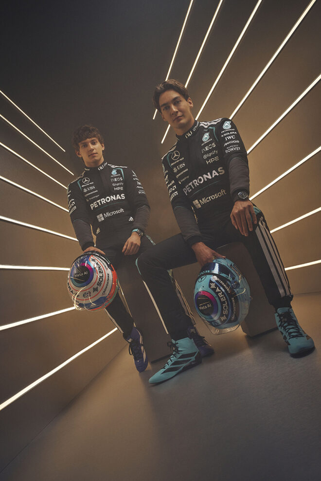 2026年仕様のレーシングスーツを着用するジョージ・ラッセル＆アンドレア・キミ・アントネッリ（メルセデス）