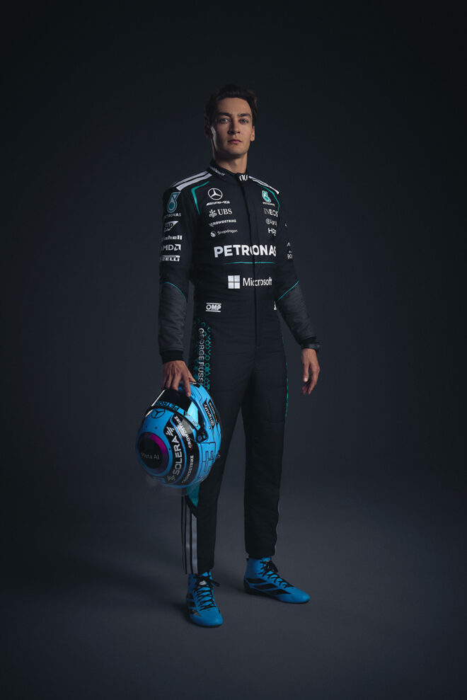 2026年仕様のレーシングスーツを着用するジョージ・ラッセル（メルセデス）