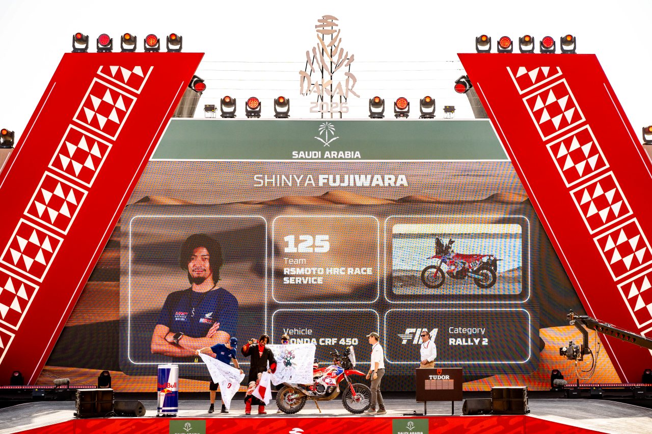 満身創痍で走り抜いた夢のダカール。藤原慎也が初挑戦で見事完走「何度もヘルメットの中で泣いた」と応援に感謝