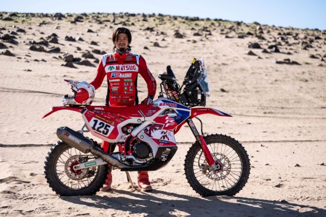 満身創痍で走り抜いた夢のダカール。藤原慎也が初挑戦で見事完走「何度もヘルメットの中で泣いた」と応援に感謝