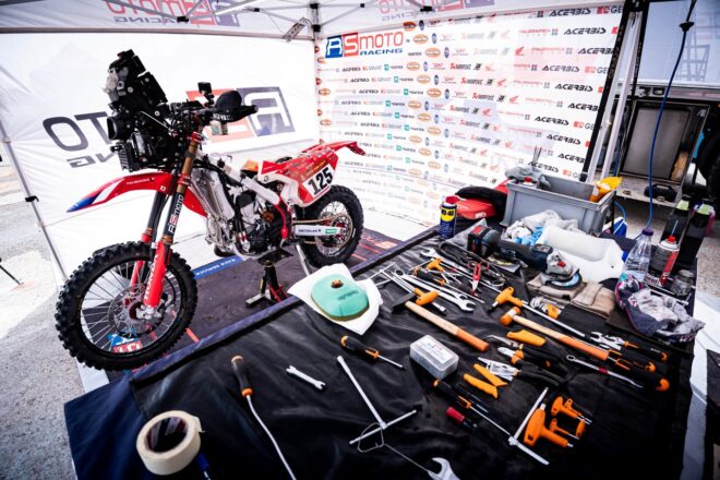 満身創痍で走り抜いた夢のダカール。藤原慎也が初挑戦で見事完走「何度もヘルメットの中で泣いた」と応援に感謝