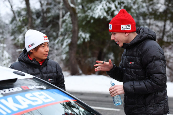 勝田貴元とサミ・パヤリ（ともにトヨタGRヤリス・ラリー1）