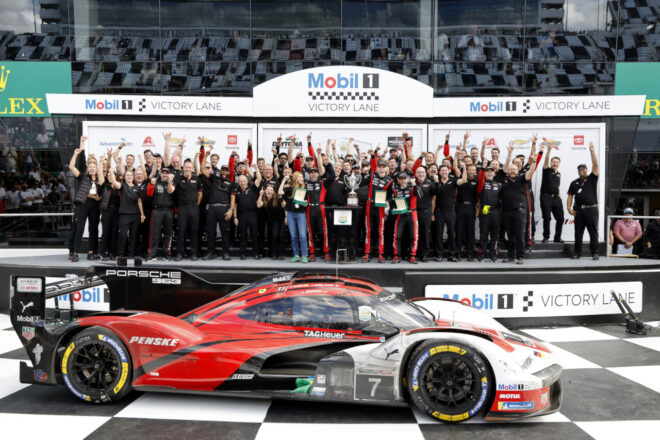 ポルシェ・ペンスキー、1.5秒差でライバル退けデイトナ24時間レース3連覇を達成。太田格之進組アキュラは5位【後半レポート】