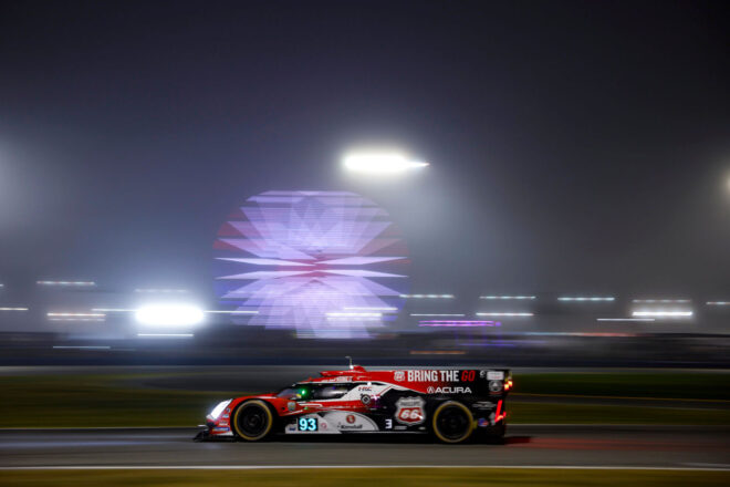 ポルシェ・ペンスキー、1.5秒差でライバル退けデイトナ24時間レース3連覇を達成。太田格之進組アキュラは5位【後半レポート】