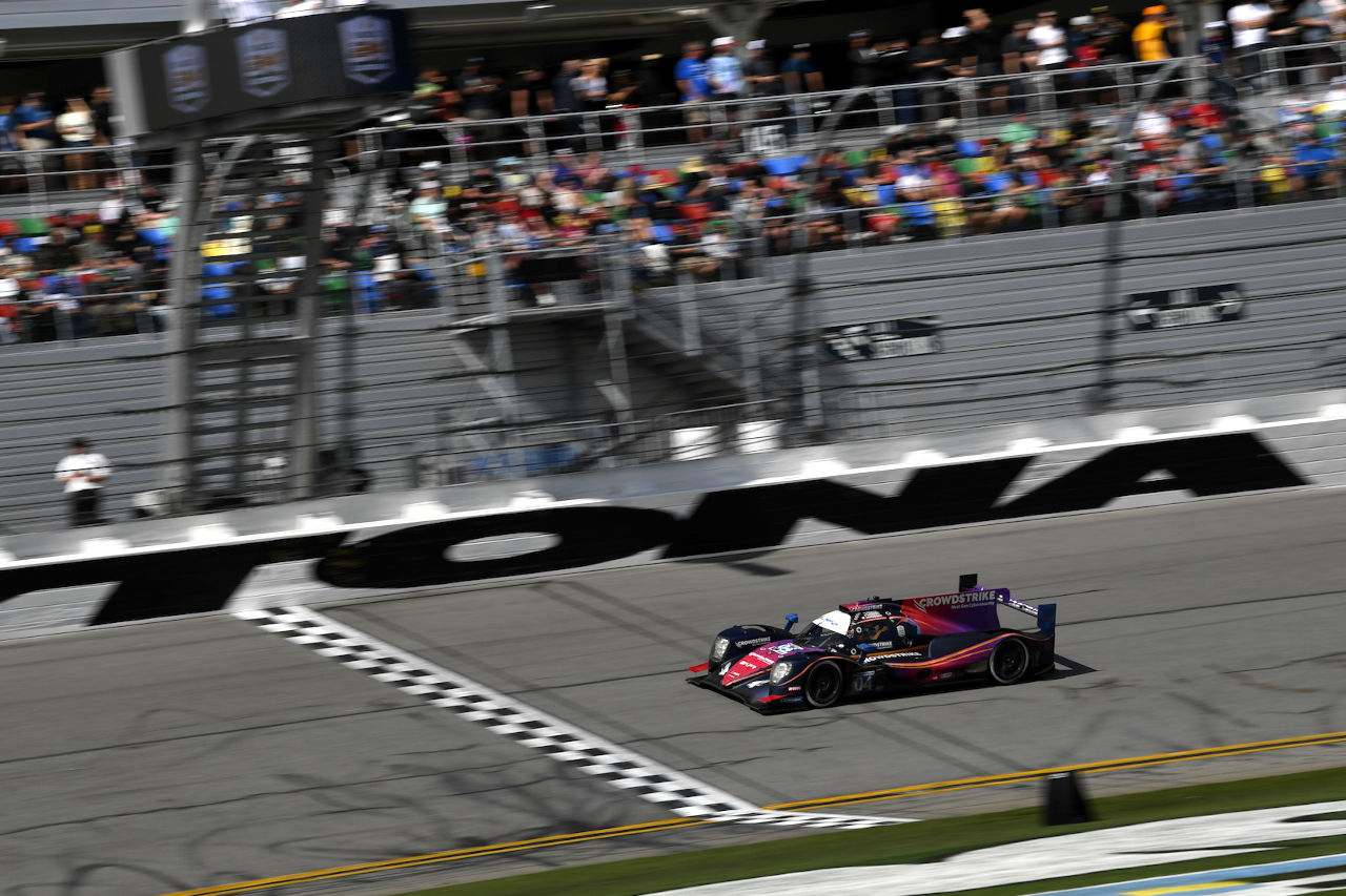 ポルシェ・ペンスキー、1.5秒差でライバル退けデイトナ24時間レース3連覇を達成。太田格之進組アキュラは5位【後半レポート】