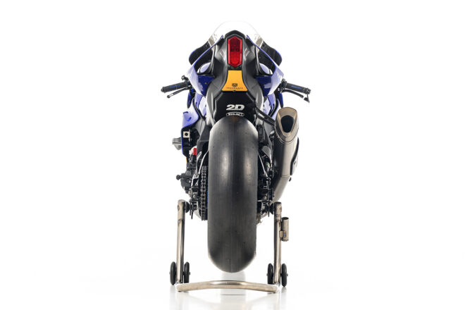 SBK：ヤマハが2026年シーズンの体制を発表。2チーム4台のYZF-R1のカラーリングを披露