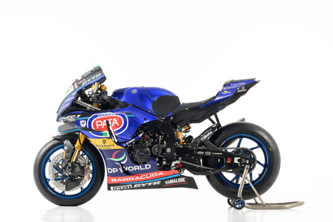 SBK：ヤマハが2026年シーズンの体制を発表。2チーム4台のYZF-R1のカラーリングを披露