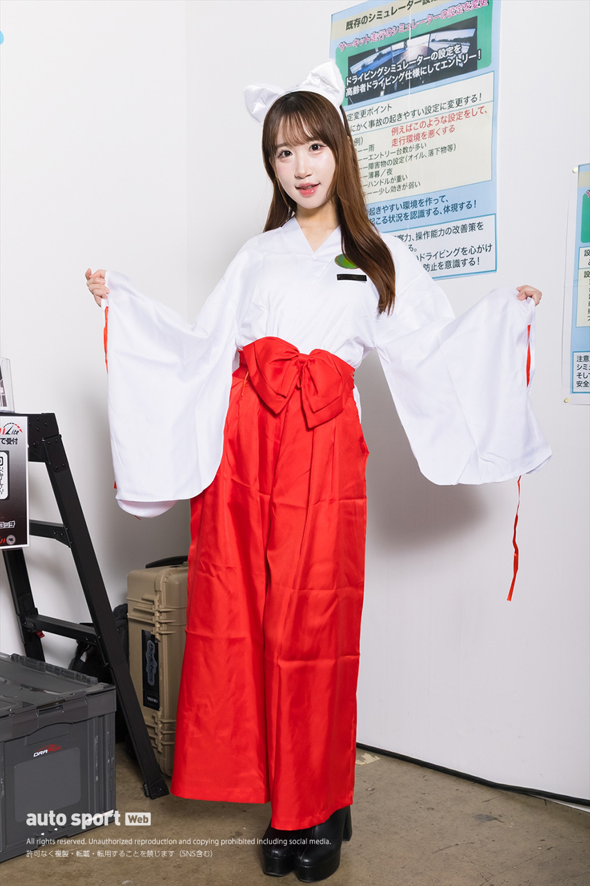 東京オートサロン2026ギャラリー 梨愛／optionland