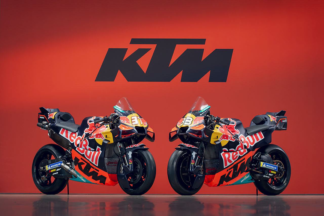 レッドブルKTMファクトリー・レーシング、2026年型マシンをアンベイル。ビンダーとアコスタのコンビ継続／MotoGP