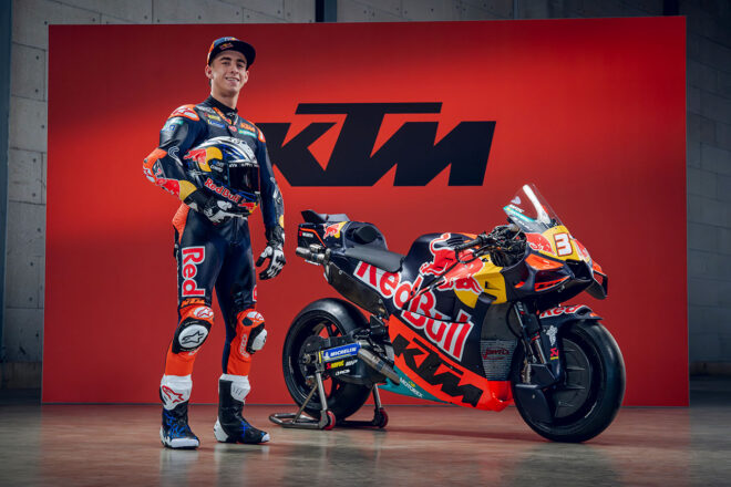 レッドブルKTMファクトリー・レーシング、2026年型マシンをアンベイル。ビンダーとアコスタのコンビ継続／MotoGP