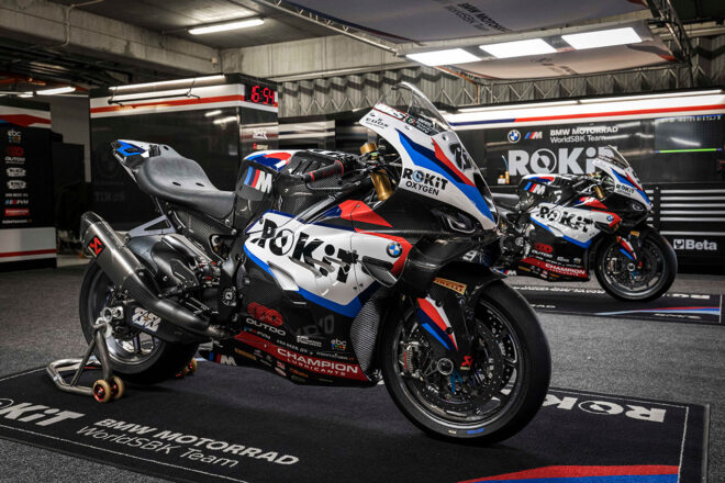 SBK：BMWが2026年仕様のM1000RRを披露。元MotoGPのオリベイラとペトルッチのコンビに一新