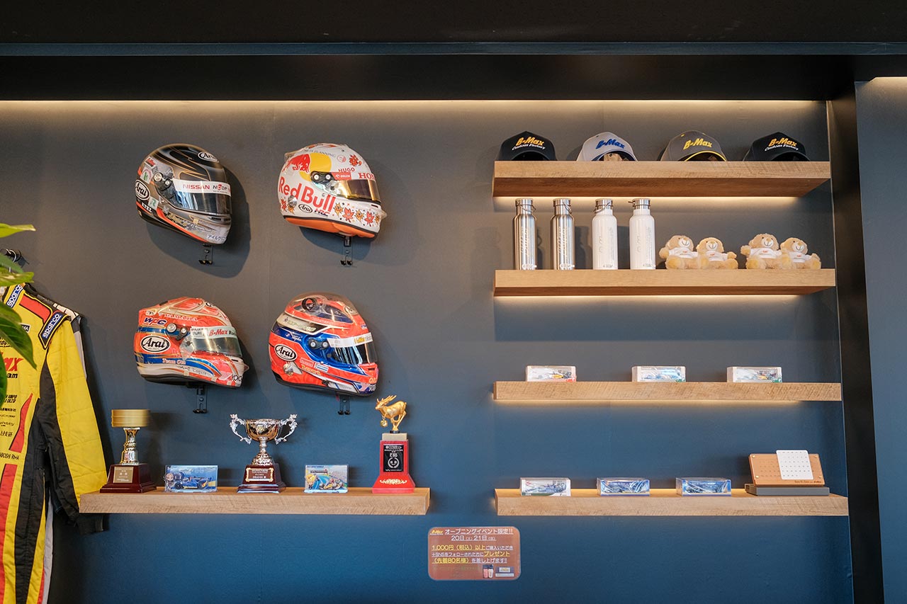 綾瀬市にオープンした『B-Max Custom Factory』はクルマ好きのためのショップ「いろんな形でクルマで遊びたい人のために」