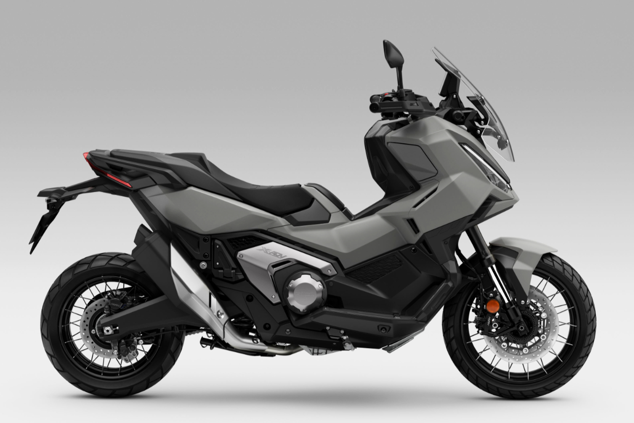 ホンダ、大型クロスオーバー『X-ADV』のカラーリングを一新。3月5日に発売