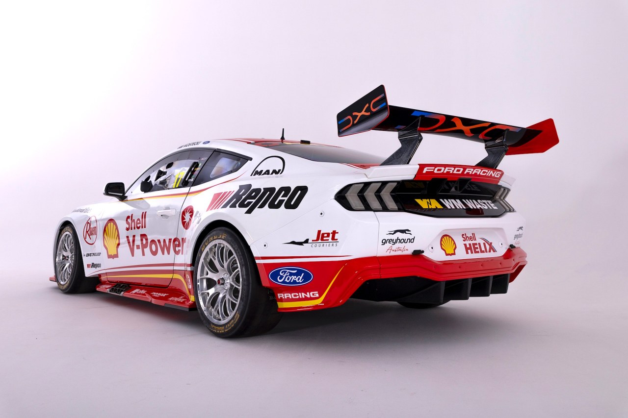 フォード陣営の盟主DJRが2026年仕様マスタングを披露。元王者は伝統のナンバー『#17』を継承／RSC