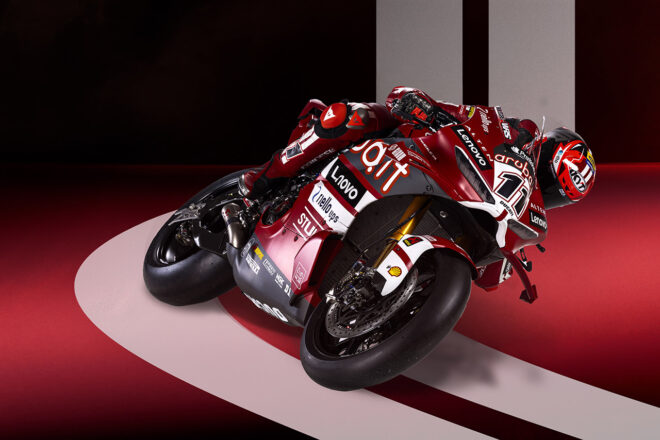 SBK：Aruba.it – ドゥカティが2026年型パニガーレV4 Rを発表。ベースカラーは創業100周年記念色