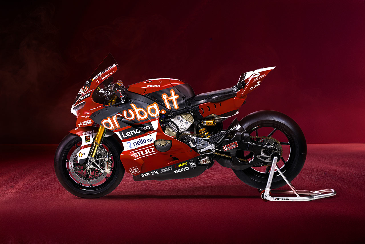 SBK：Aruba.it – ドゥカティが2026年型パニガーレV4 Rを発表。ベースカラーは創業100周年記念色