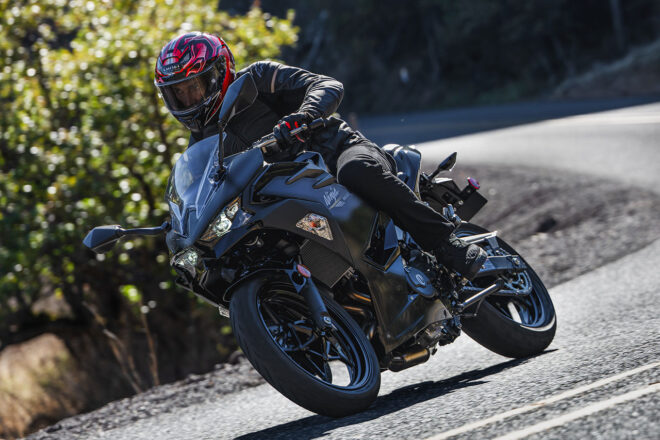 カワサキ、新型『Ninja 500』を発表。実用性を重視したライトスポーツクラスの新世代モデル