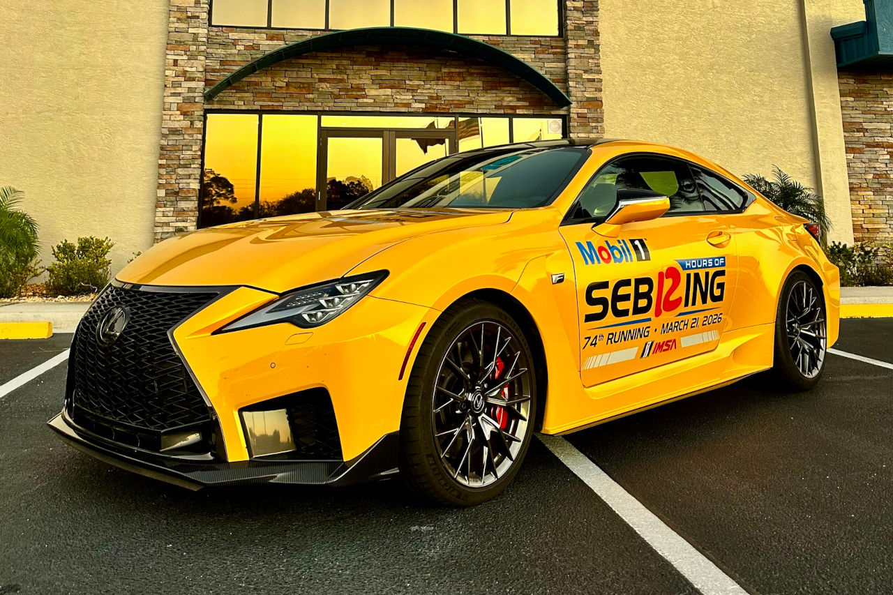 レクサスとセブリングが複数年パートナーシップを締結。『RC F』が公式プロモーション車両に