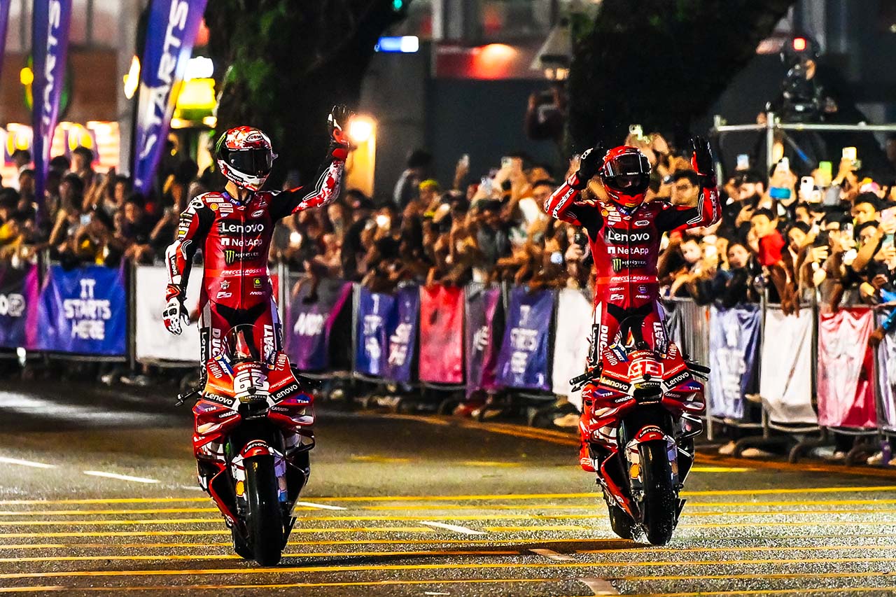 MotoGP、マレーシアで『シーズンローンチ』開催。雨のクアラルンプールをMotoGPマシンが疾走