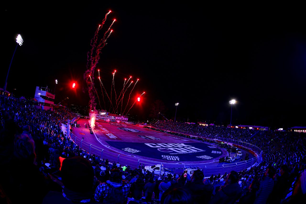 悪天候順延に次ぐ順延。NASCAR開幕前エキシビジョン『クラッシュ』は、予選18番手の伏兵プリースが制覇