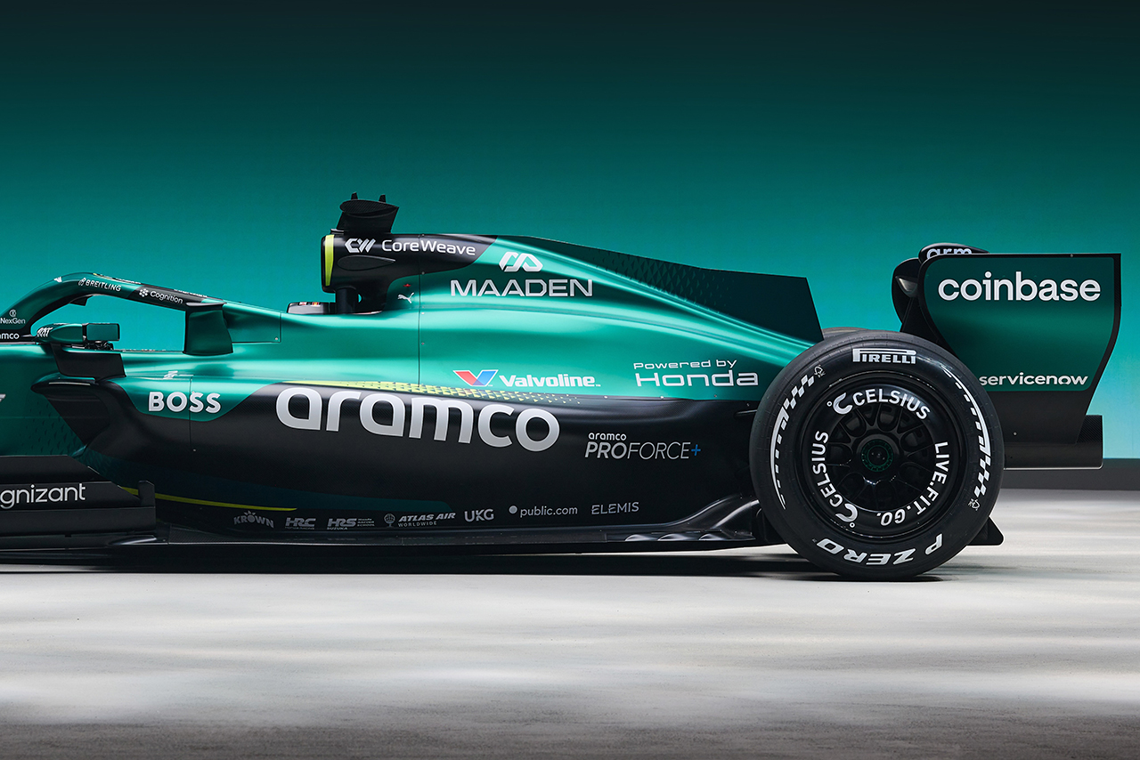 アストンマーティンF1の2026年型マシン『AMR26』のカラーリング