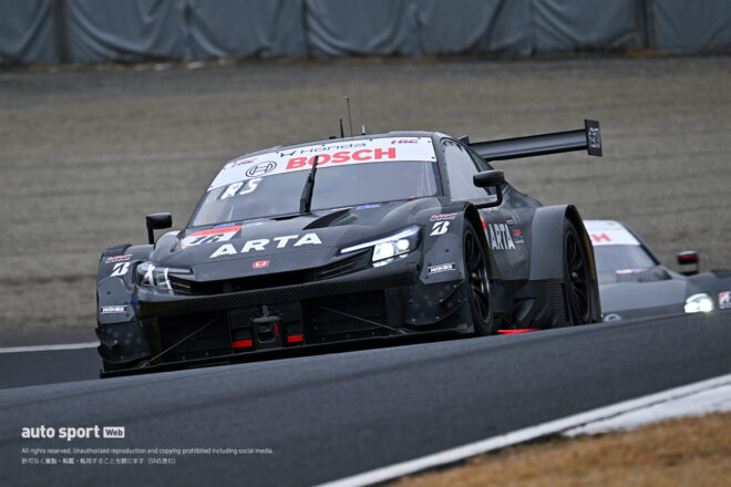 岡山国際サーキットでGT500車両9台が参加してのメーカーテストがスタート。冷え込みのなか開発進める