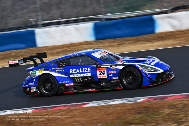 岡山国際サーキットでGT500車両9台が参加してのメーカーテストがスタート。冷え込みのなか開発進める