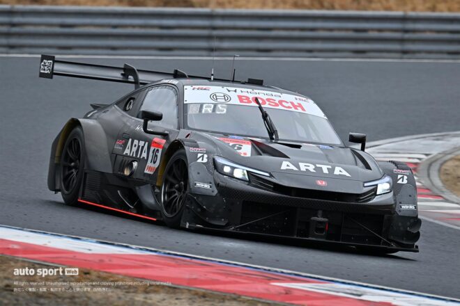 岡山でのGT500メーカーテスト2日目は不安定な天候に。午後は多くの車両が周回重ねる