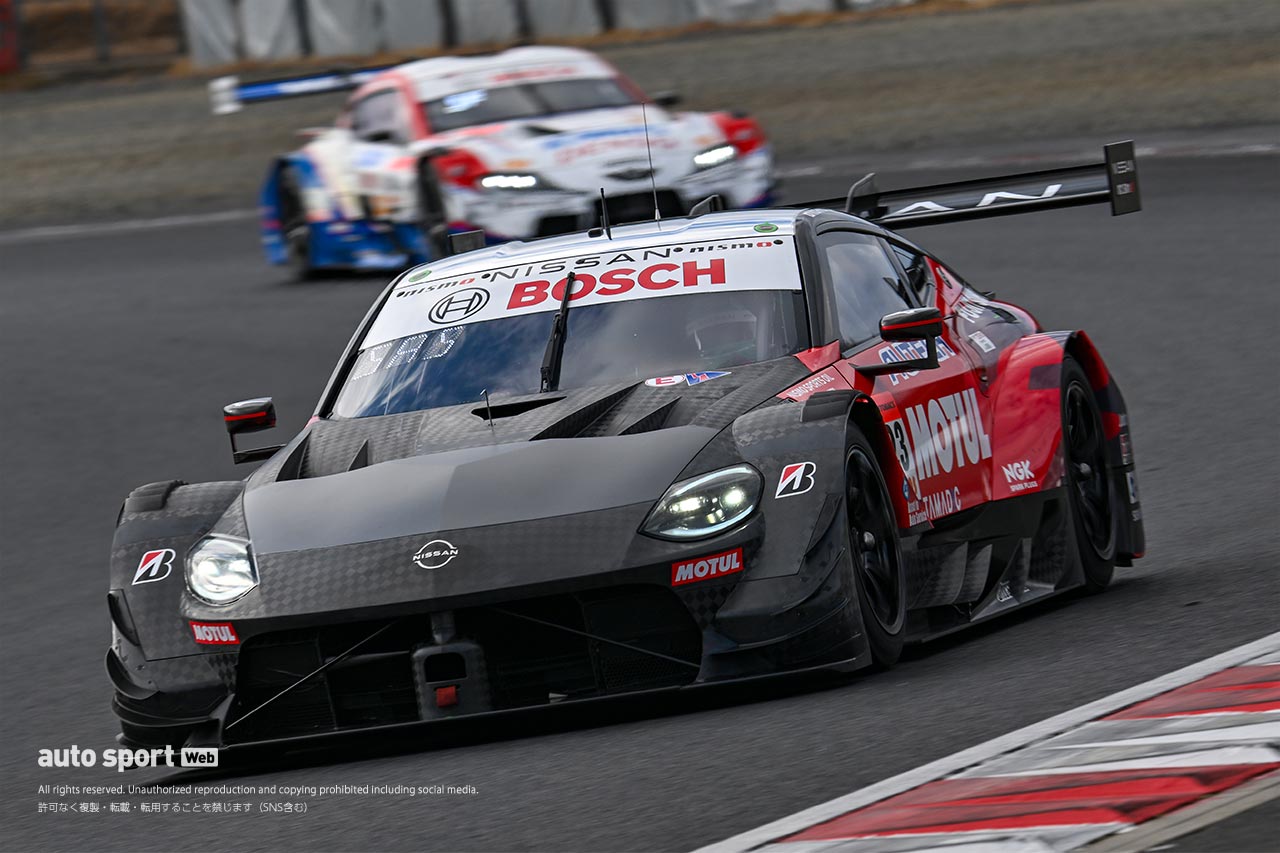 岡山でのGT500メーカーテスト2日目は不安定な天候に。午後は多くの車両が周回重ねる