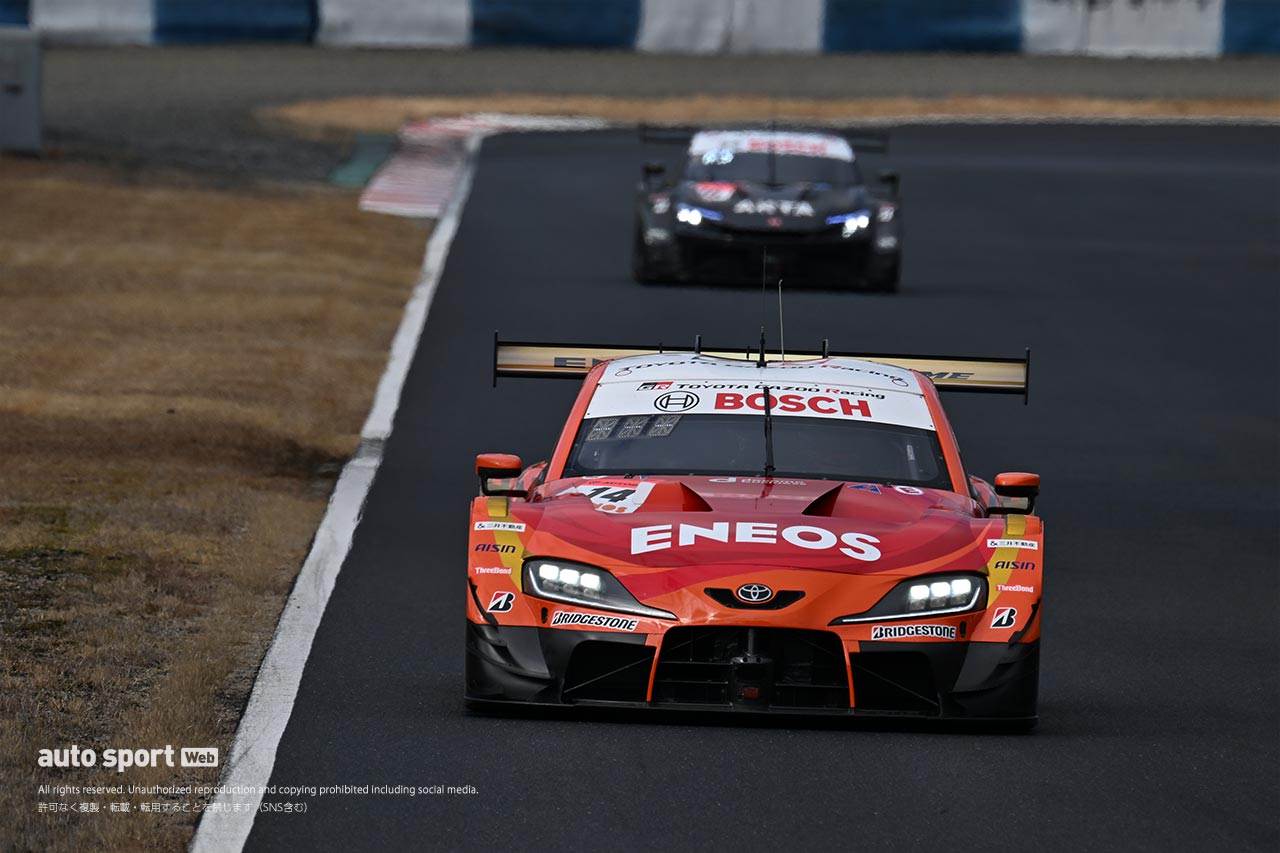 岡山でのGT500メーカーテスト2日目は不安定な天候に。午後は多くの車両が周回重ねる