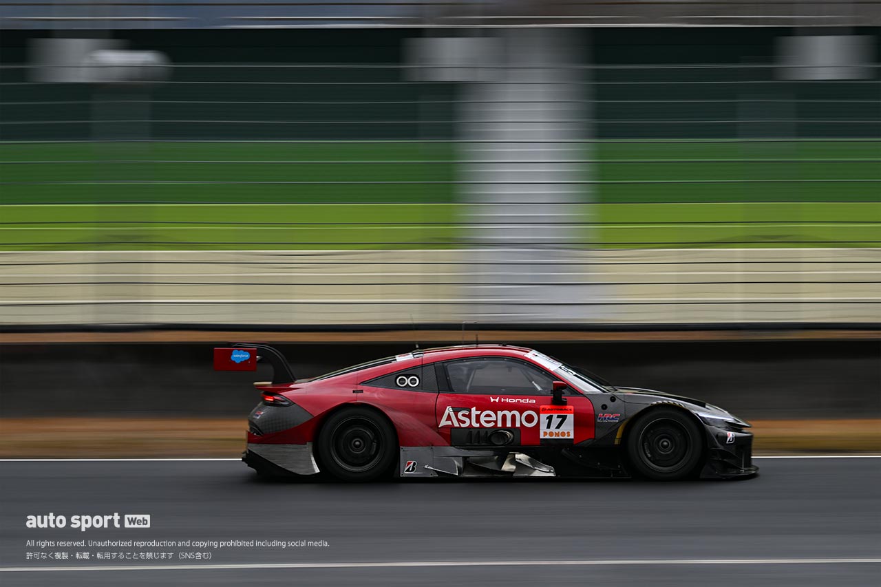 岡山でのGT500メーカーテスト2日目は不安定な天候に。午後は多くの車両が周回重ねる