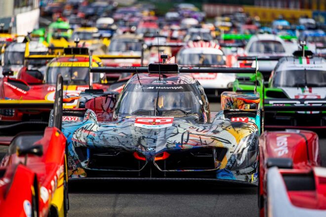 BMW Mハイブリッド V8