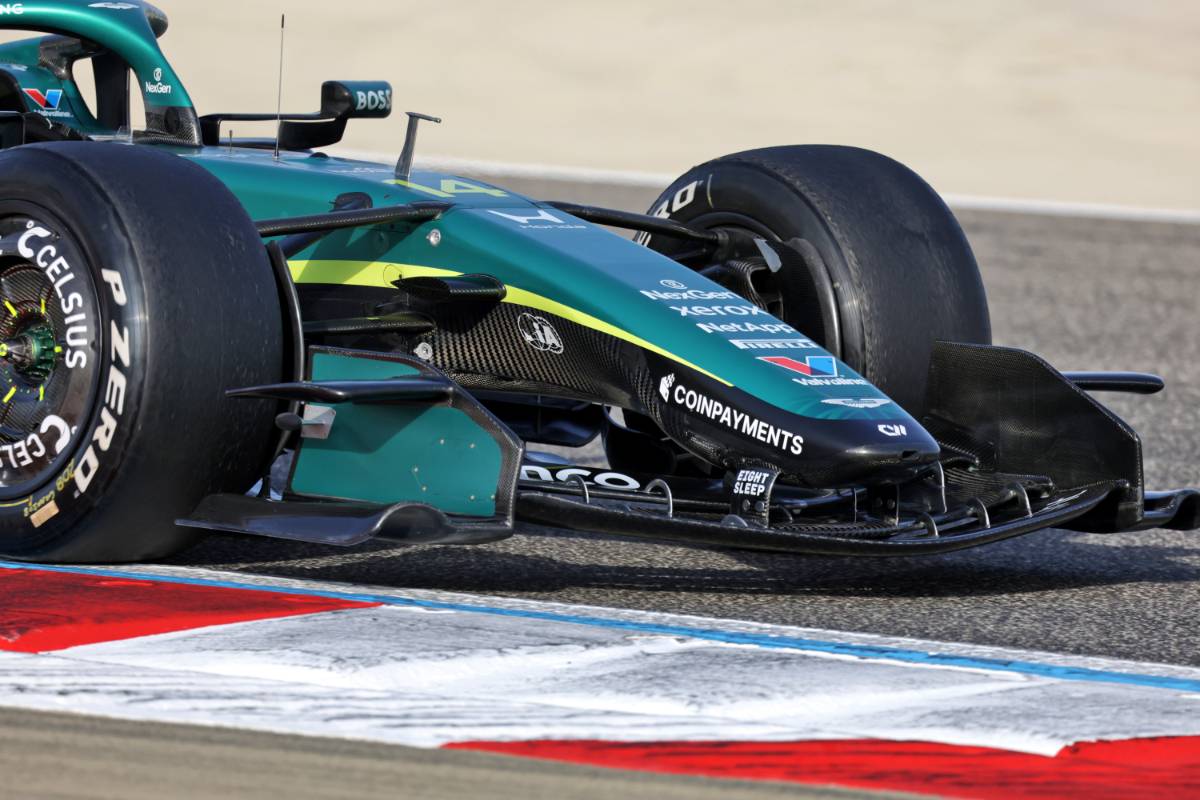 アストンマーティンAMR26