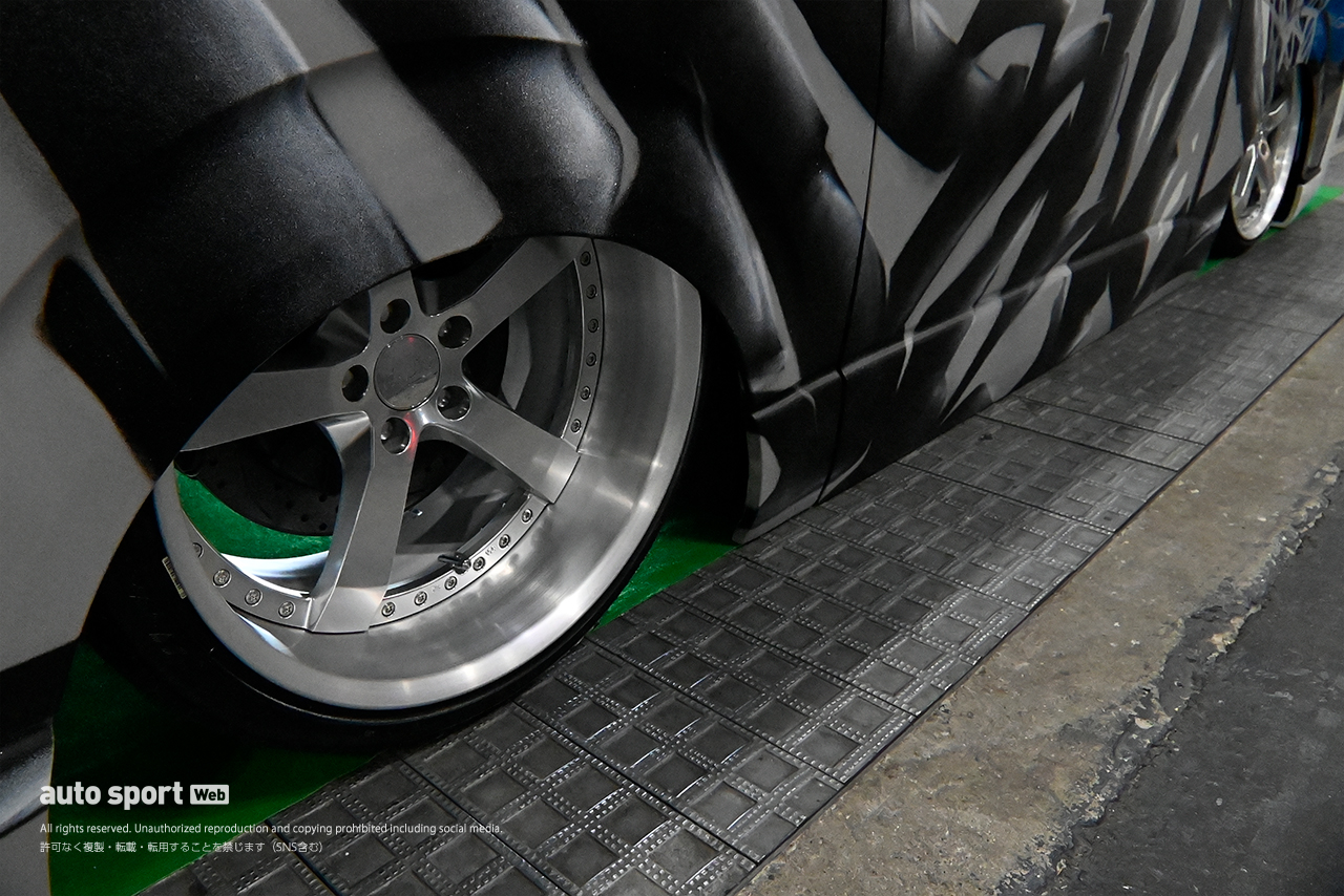 なんと行動走行可とのことで…筆者は擦れが怖くて走らせられないな……と思いながら眺めていました