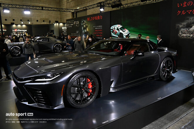 思わず作業中であっても手を止めてしまうようなかっこいいCMが放映されていたGR GT(プロトタイプ)。『公道を走るレーシングカー』として開発されたフラッグシップスポーツカーで、大阪オートメッセにも降臨し、多くの人が興味を示していました。