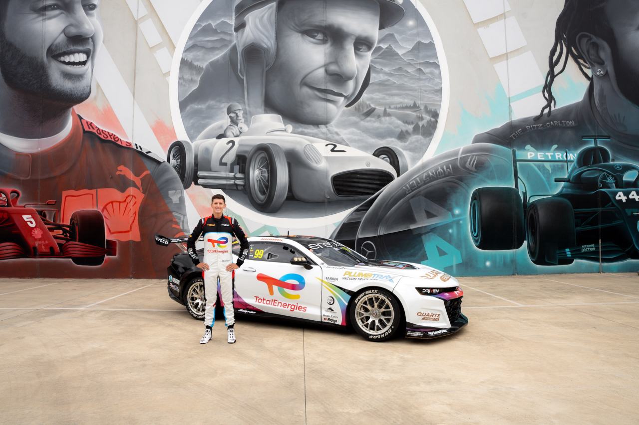 18歳期待の新星アリス・バックリー、RSC下部のスーパー2にフル参戦。各陣営も2026年新カラーを披露