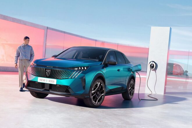 プジョー、新型『3008』初の電気自動車版『E-3008』を導入。WLTCの一充電航続距離は604kmに