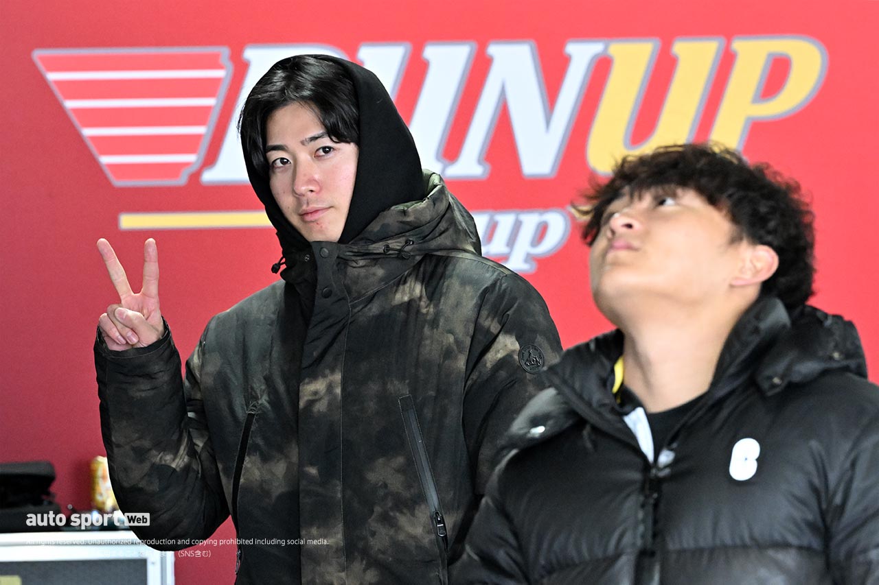 富士スピードウェイでGT300合同テスト開催。21台が精力的にテストをこなすなかTEAM ENEOS ROOKIEがいきなりのトップタイム