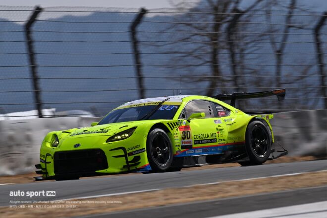 富士スピードウェイでGT300合同テスト開催。21台が精力的にテストをこなすなかTEAM ENEOS ROOKIEがいきなりのトップタイム