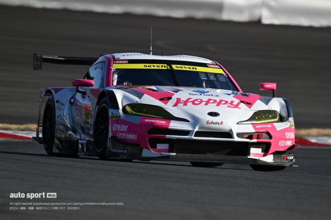 富士スピードウェイでGT300合同テスト開催。21台が精力的にテストをこなすなかTEAM ENEOS ROOKIEがいきなりのトップタイム