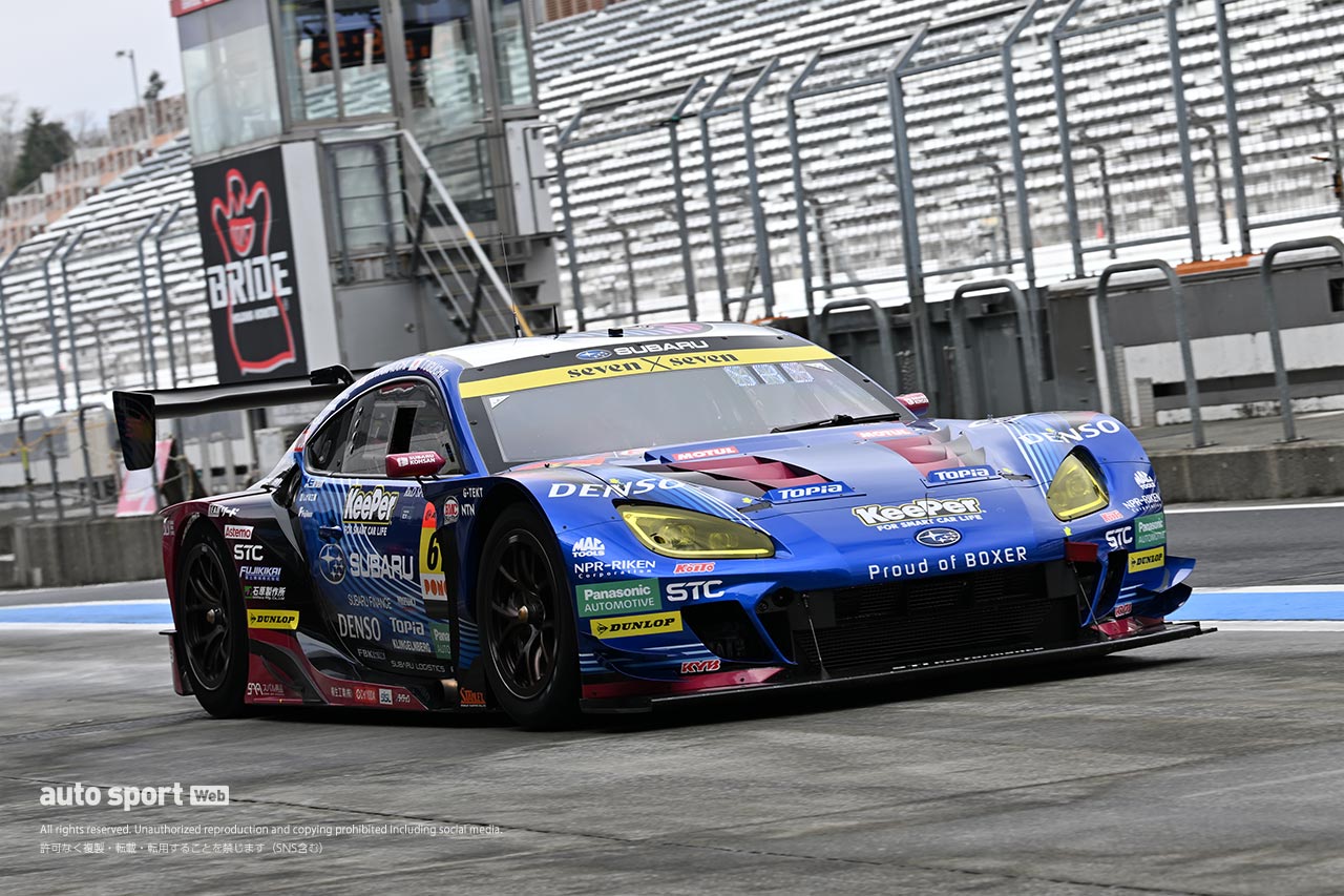 富士スピードウェイでGT300合同テスト開催。21台が精力的にテストをこなすなかTEAM ENEOS ROOKIEがいきなりのトップタイム