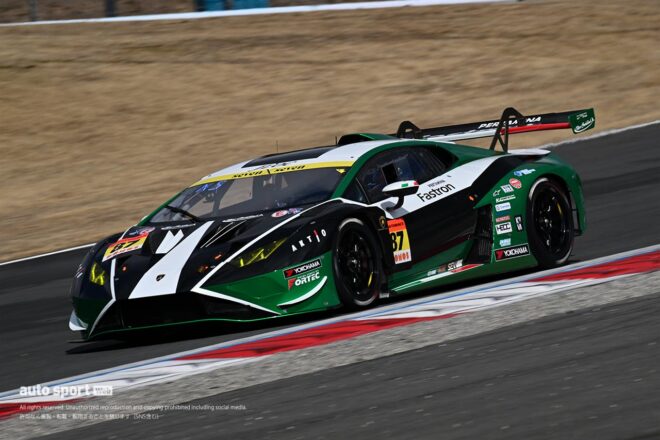 富士スピードウェイでGT300合同テスト開催。21台が精力的にテストをこなすなかTEAM ENEOS ROOKIEがいきなりのトップタイム