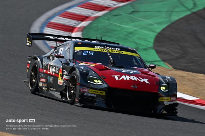 富士スピードウェイでGT300合同テスト開催。21台が精力的にテストをこなすなかTEAM ENEOS ROOKIEがいきなりのトップタイム