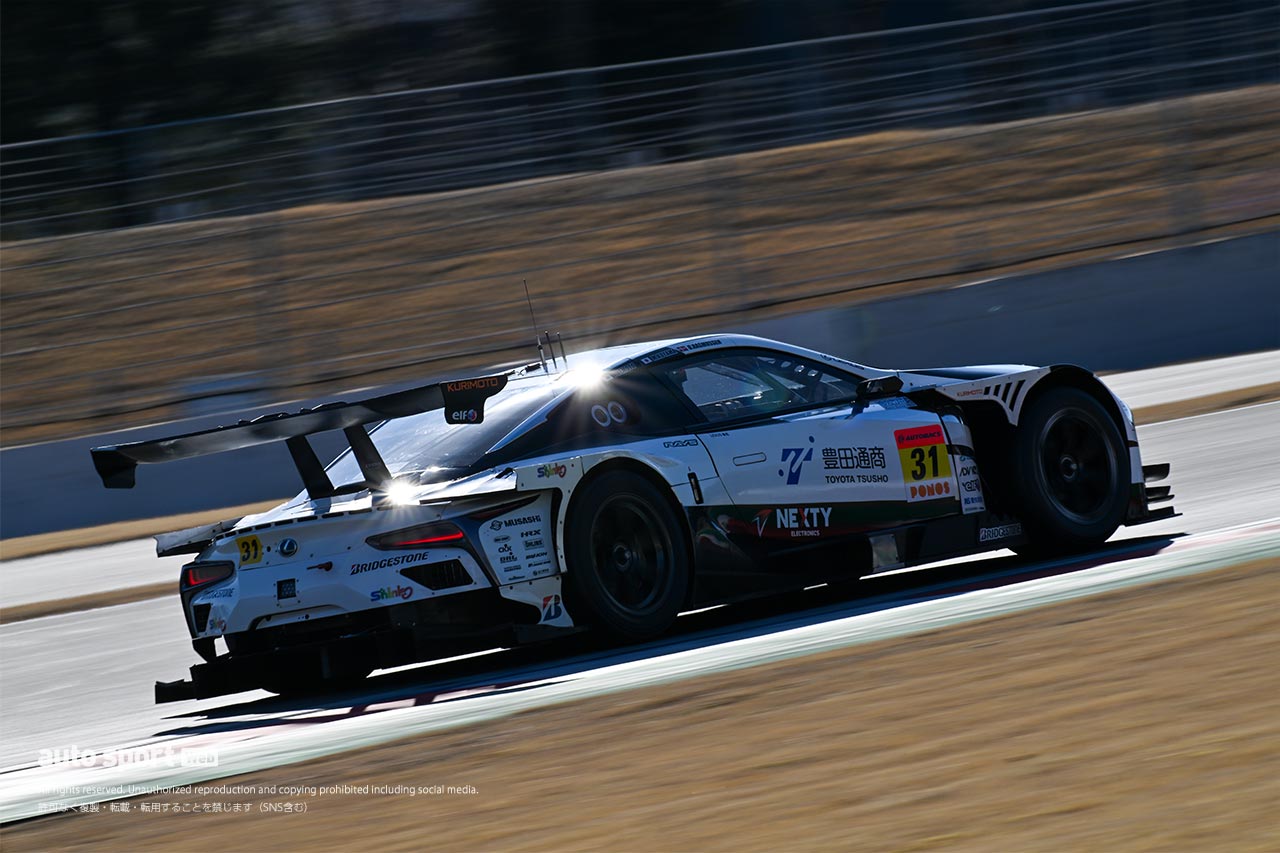 富士スピードウェイでGT300合同テスト開催。21台が精力的にテストをこなすなかTEAM ENEOS ROOKIEがいきなりのトップタイム