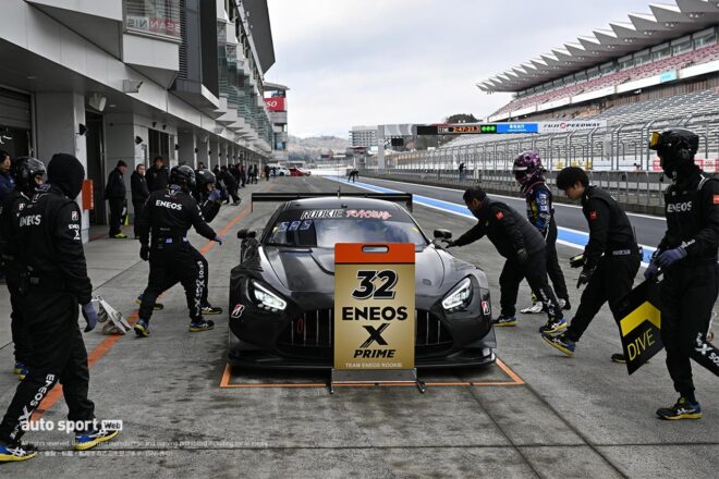 富士スピードウェイでGT300合同テスト開催。21台が精力的にテストをこなすなかTEAM ENEOS ROOKIEがいきなりのトップタイム