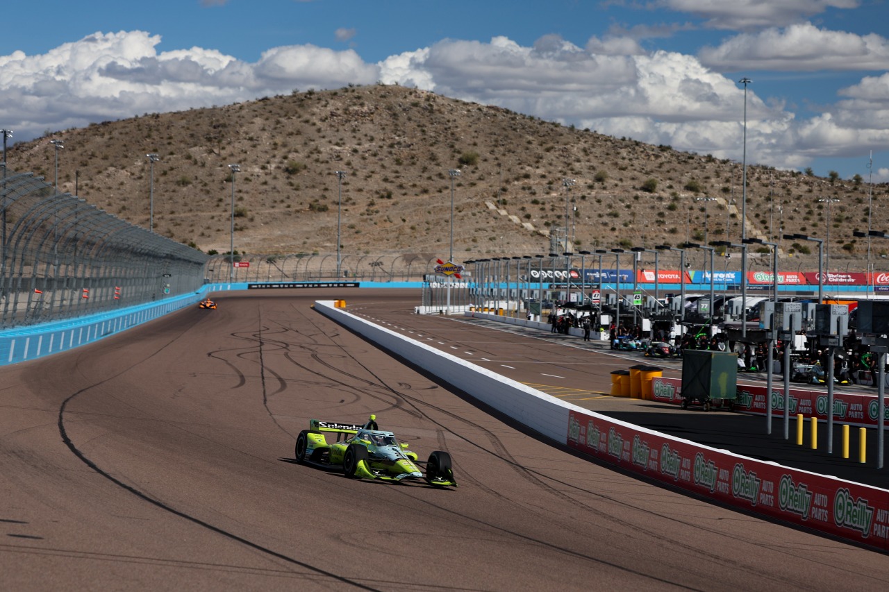 インディカーの開幕前オープンテストがフェニックスで実施。25人がショートオーバルで計4853周をラップ