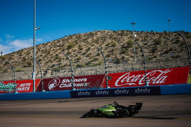 インディカーの開幕前オープンテストがフェニックスで実施。25人がショートオーバルで計4853周をラップ